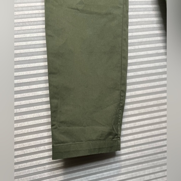 VINCE Women’s Cropped Straight Leg Trouser Pants Sage Green Size 10 L39 W28 - Picture 8 of 12